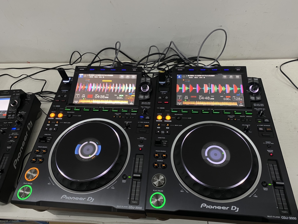 Pioneer CDJ-3000 Pioneer 3000 built-in sound card rekordbox serato Ryan