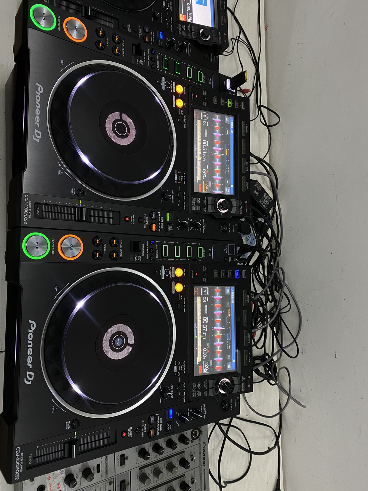 Pioneer CDJ-2000 nxs2 Player Pioneer 2000 3rd generation mix platform Ryan sound card rekord