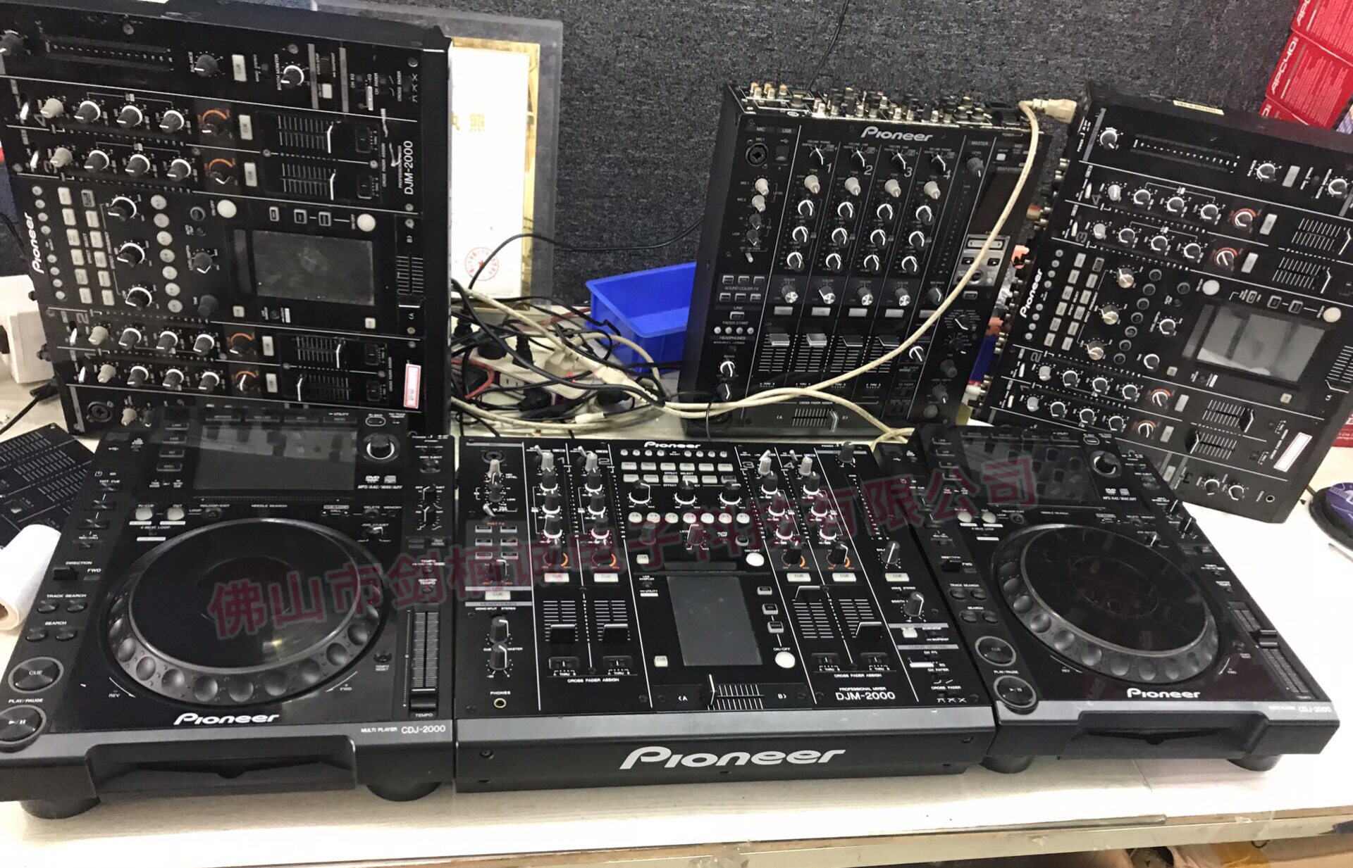Pioneer pioneer cdj2000 generation disc player djm2000 mixer bar live DJ equipment