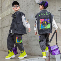 Boys spring clothing suit 2022 new CUHK youngster Korean version Cowboy Machia Three sets of spring and autumn children hip-hop craze