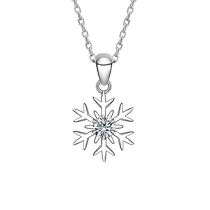 Mancaron snowflake pendant S925 silver hanging pendant female fashion 100 hitch a small crowdlock bone chain to send silver chain girlfriend gift