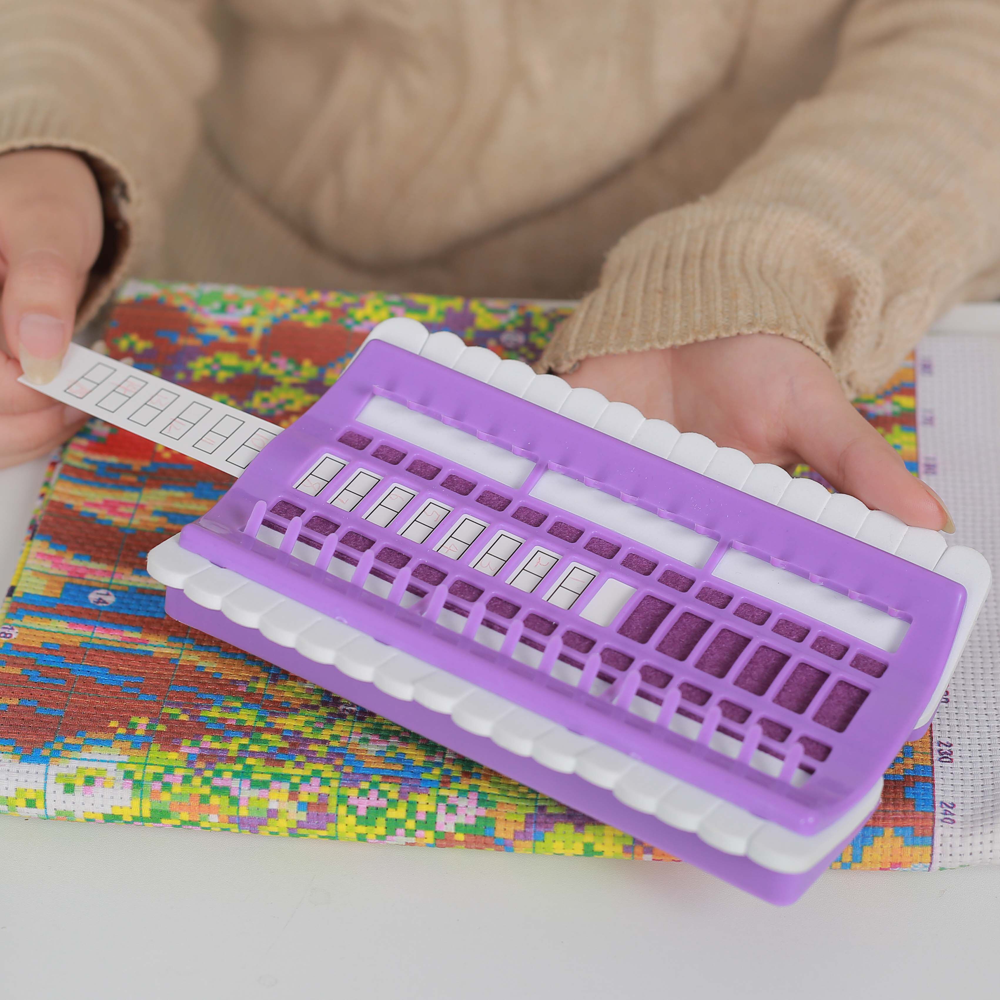 Big promotion cross stitch cable tool 30 bits 50 bits Shu embroidery Su Embroidery thread manager Small black clip winding board threading