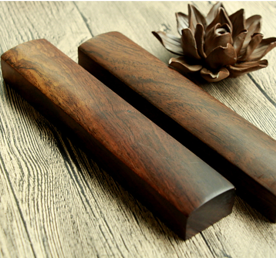 Redwood small town paper ruler pen calligraphy Room Bao Black Ziwood pressed book town copied by small ex