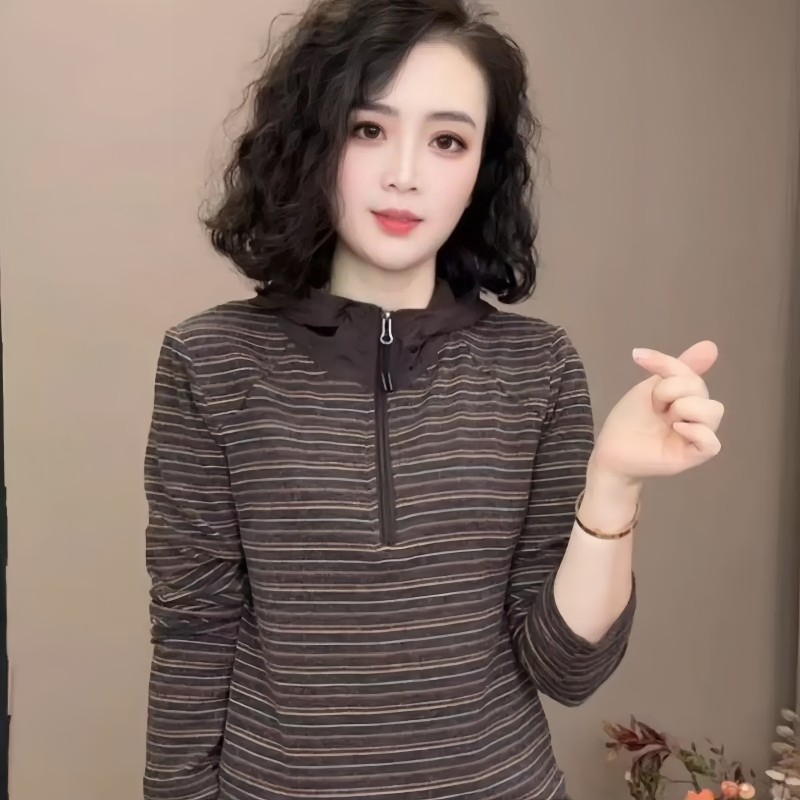 Autumn New Fashion Stylish Striped Hooded Long-Sleeve Sweatshirt, Elegant Mom-Style Casual Versatile Half-Zip Top Autumn New Fashion Stylish Striped Hooded Long-Sleeve Sweatshirt, Elegant Mom-Style Casual Versatile Half-Zip Top