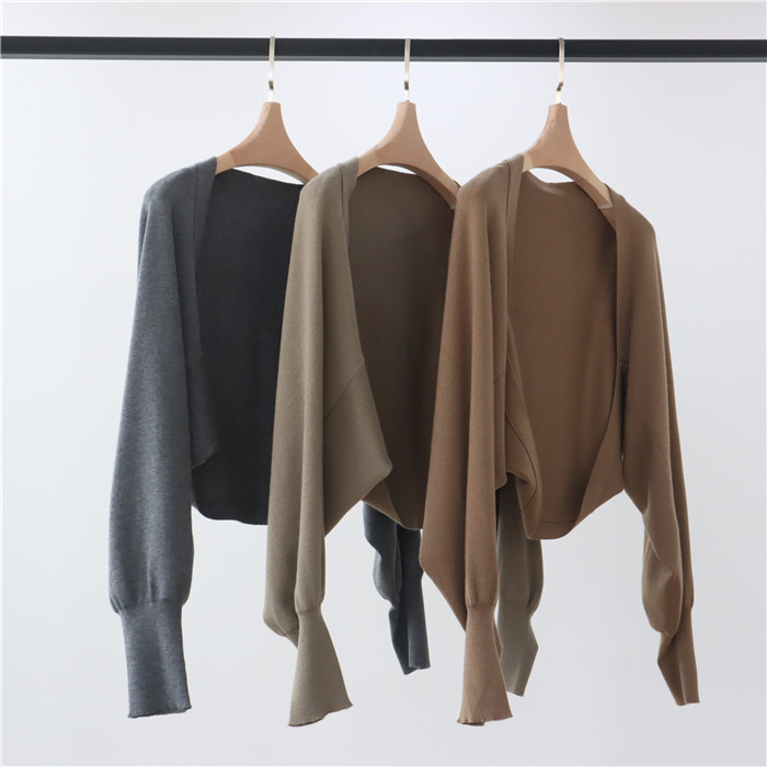 The new 2022 autumn collection of woolen knitted cardigan for women features a loose-fitting shawl with a laid-back style. It is a one-piece solid-color outerwear with a small coat pic 34