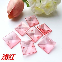 Светлый красный (около 210 штук на кожу)