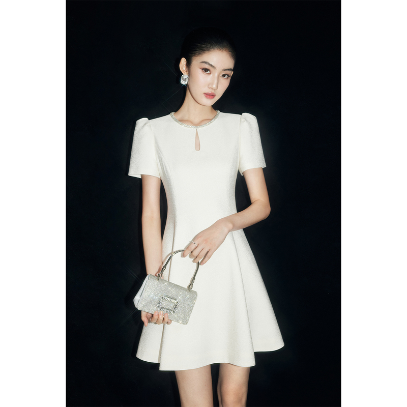 Mandyzhang's Daughter's Diamond-Encrusted Chanel-Style White Dress, Women's Summer Design Puff-Sleeve Mini Dress Mandyzhang's Daughter's Diamond-Encrusted Chanel-Style White Dress, Women's Summer Design Puff-Sleeve Mini Dress