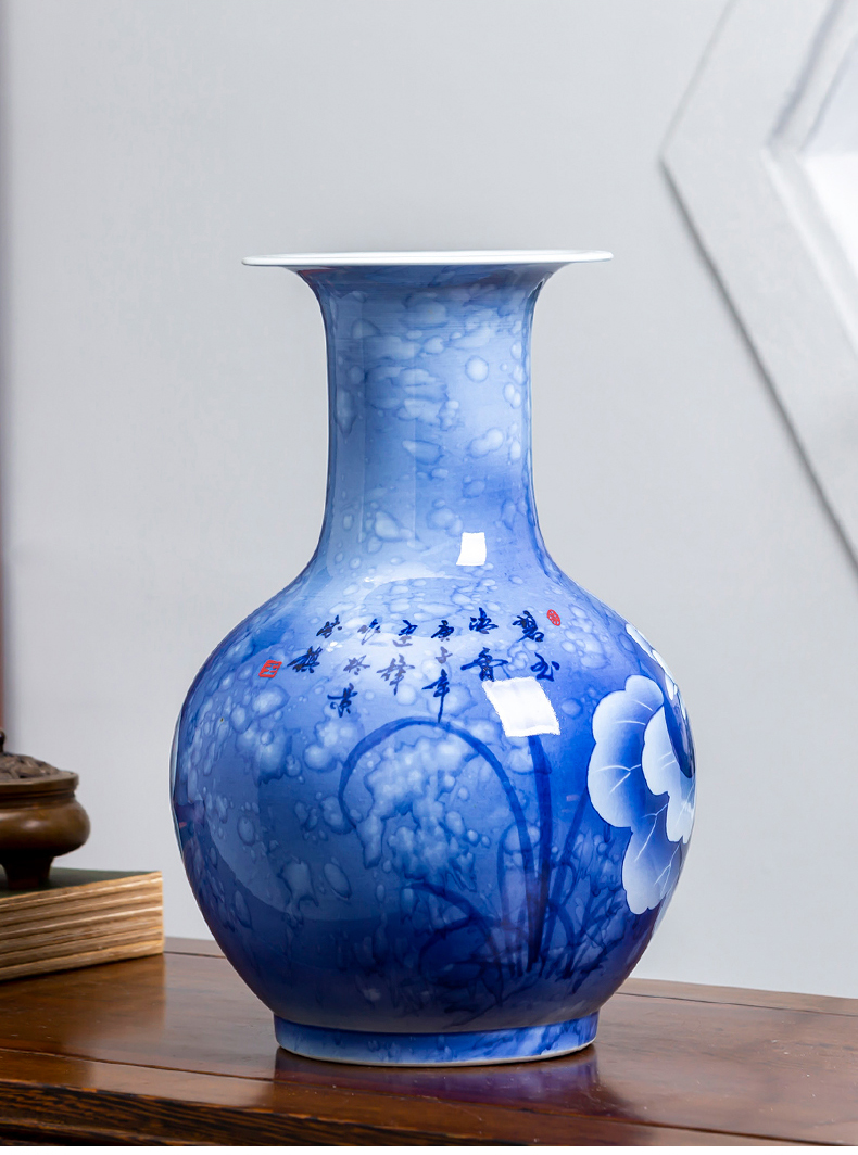 Jingdezhen ceramic hand - made vases Chinese flower arranging the sitting room of blue and white porcelain arts and crafts porcelain home decoration furnishing articles