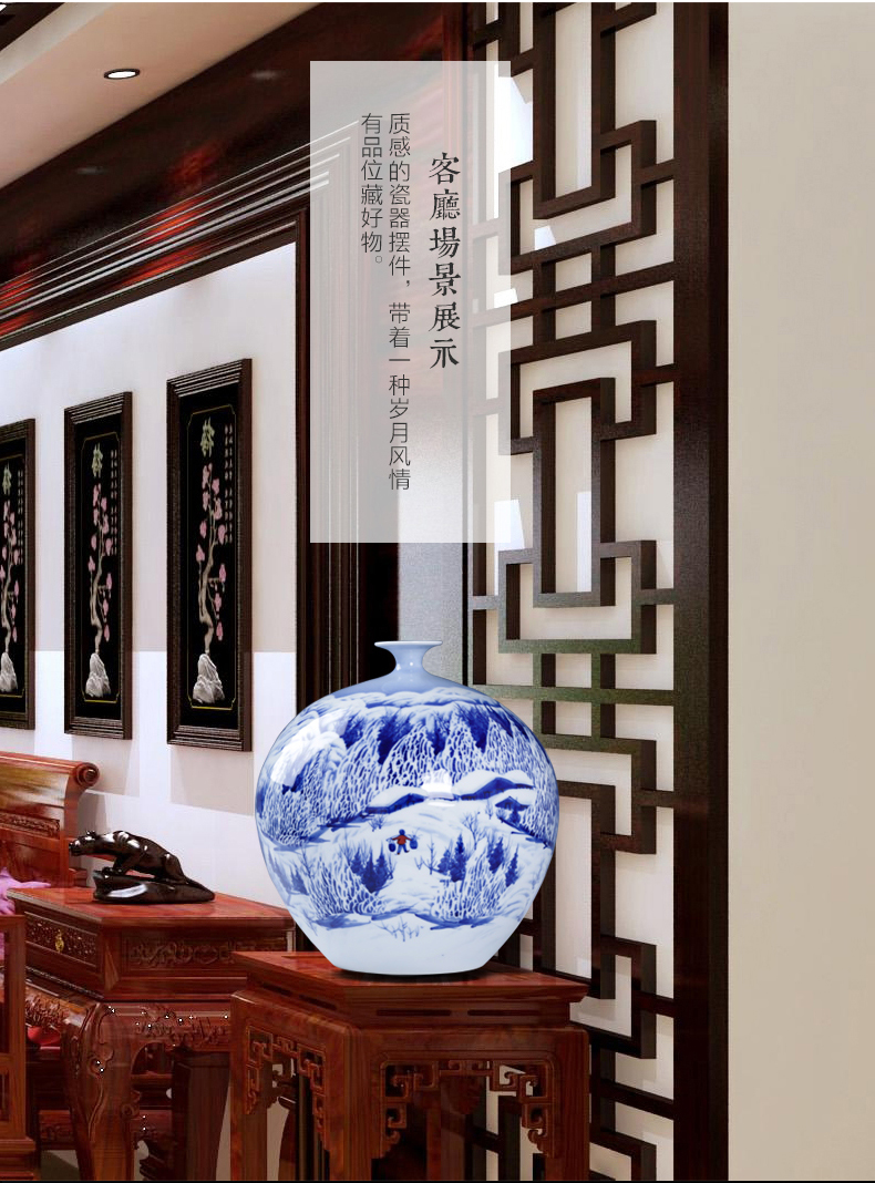 Jingdezhen ceramics manual hand - made snow bumper harvest of blue and white porcelain vase pomegranate bottles of sitting room adornment is placed