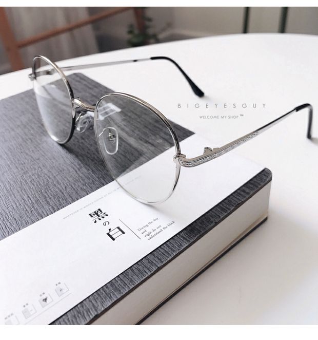 Kính đỏ kim loại khung hình bầu dục kính nữ văn học Gió gió tròn bức xạ thành phẩm sản phẩm cận thị khung mắt thủy triều nam - Kính khung mắt kính nữ