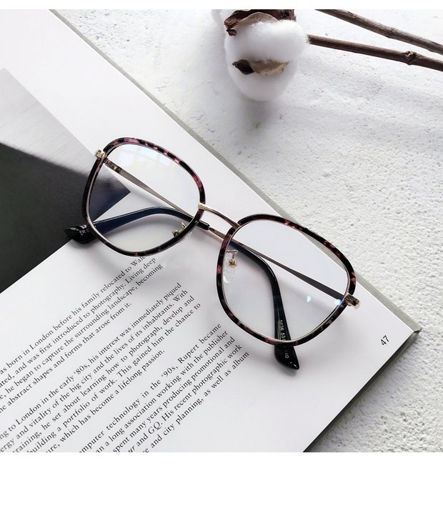 Phiên bản tiếng Hàn của TR siêu hộp cận thị kính gọng kính nam và nữ đa giác kính hoa văn đồng bằng retro thủy triều Yan Guangguang kính đổi màu