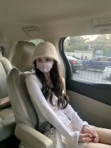 Home spicy hot halo lala glutinous glutinous snowball Autumn winter white fur balls inside a wool knit cardiovert blouse