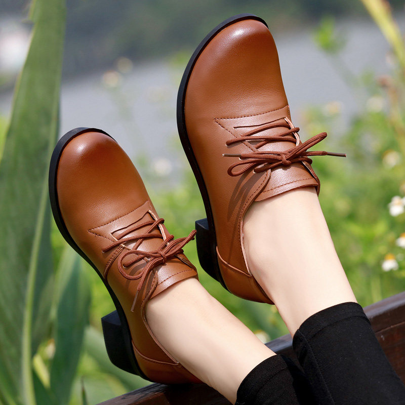 2023 New dermal deep mouth single shoes female coarse heel casual leather shoes and spring and autumn mother shoes in heel large number of women's shoes