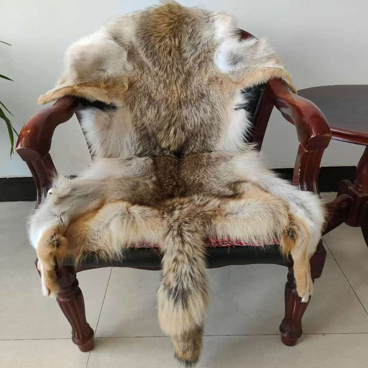 Imported Fur, Coyote Fur, One-Piece Bedside Blanket, Fur Home Furnishings, Decorative Items, Cushions, DIY Handmade Imported Fur, Coyote Fur, One-Piece Bedside Blanket, Fur Home Furnishings, Decorative Items, Cushions, DIY Handmade