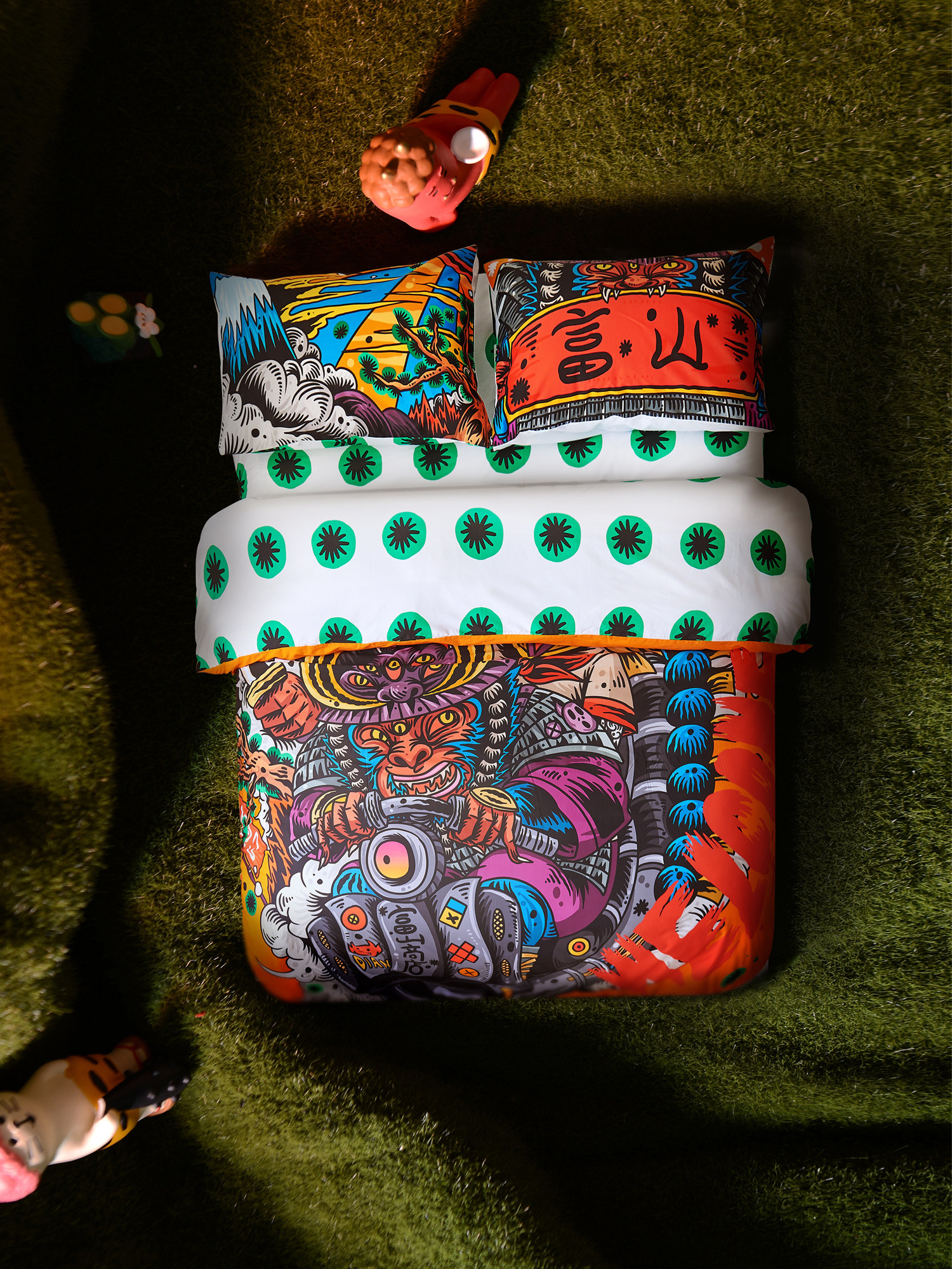 (Toyama Store) Toyama Trio Orangutan Bumper Car Super Cool Japanese Monster Cotton Bed Four-piece Set