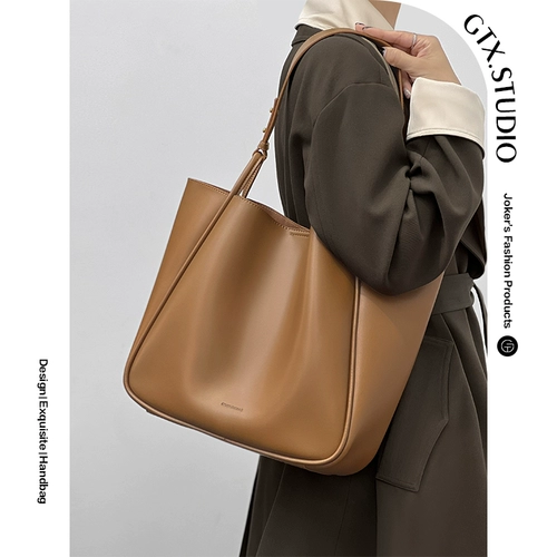 Вместительная и большая сумка через плечо на одно плечо, изысканный стиль, из натуральной кожи