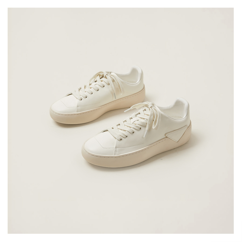 Miss Lu's Handmade Shoes, Simple Thick-Soled Lace-Up White Shoes for Women, Casual Versatile Height-Increasing Sneakers, Flat Shoes Miss Lu's Handmade Shoes, Simple Thick-Soled Lace-Up White Shoes for Women, Casual Versatile Height-Increasing Sneakers, Flat Shoes