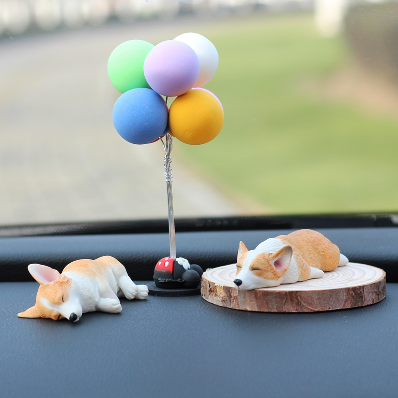 Kirky Dog Cute High-end Car Swing Piece Resin Model Emulation Dog Creative Doll Paparazzi in the car