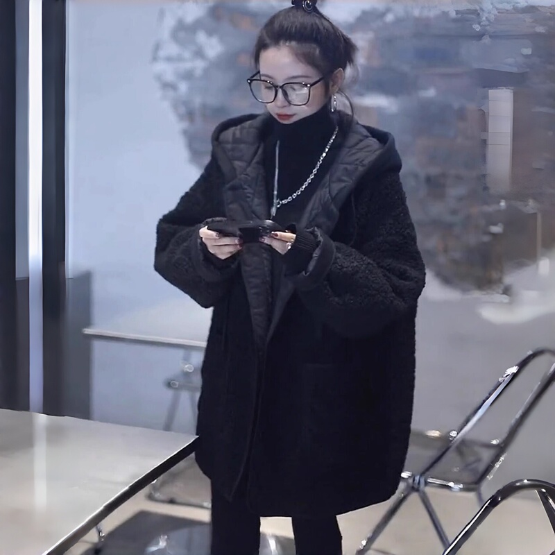 Black Hooded Double-Layered Quilted Fur Coat for Women, Spring and Autumn 2026 New Style, Petite Mid-Length Lamb Wool Cotton Coat