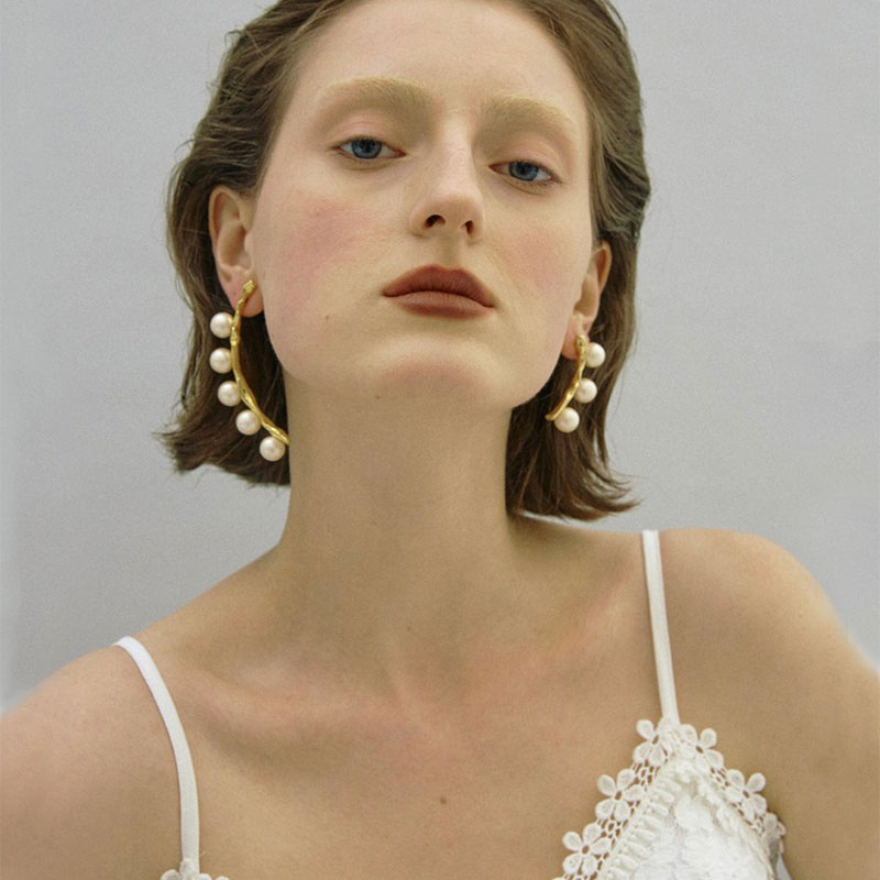 French style pearl earrings women's long asymmetric temperament retro exaggerated hypoallergenic cold style Korean personality imported