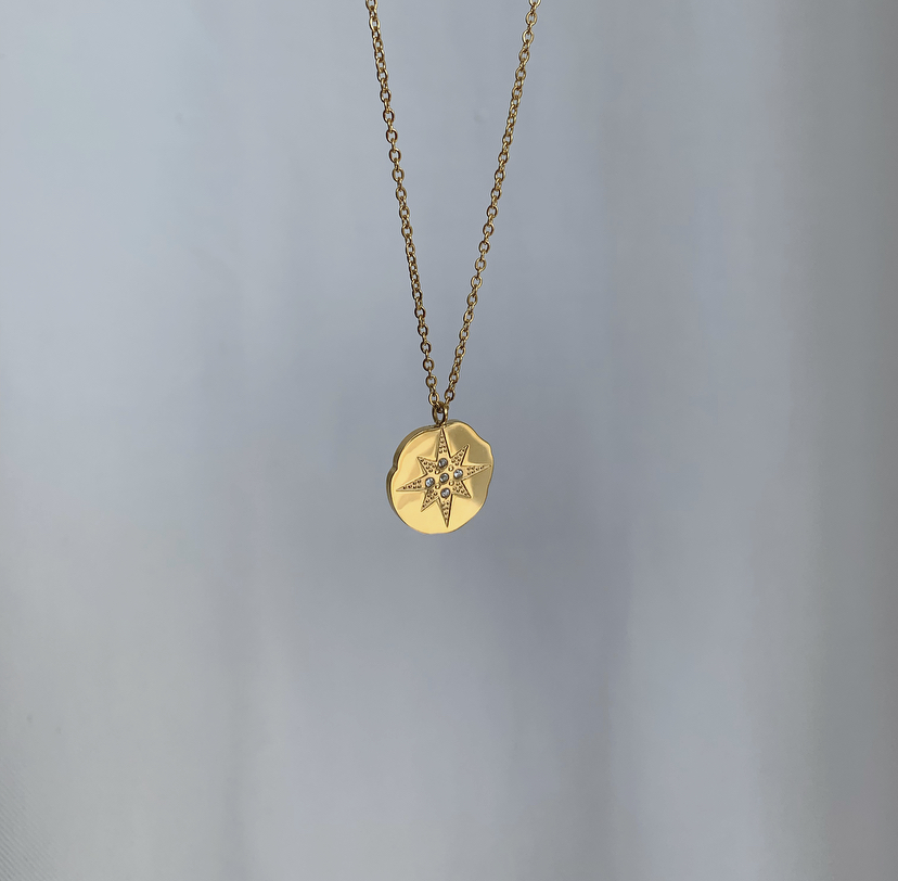 wearing 047 hexagram necklace female European and American retro niche design collarbone chain sweater chain simple hanging