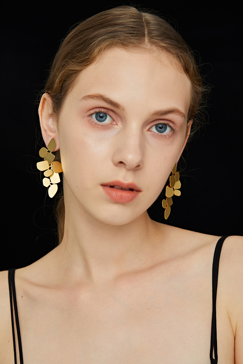 Wearring) European and American net red ins earrings long version female exaggerated irregular design detachable retro old