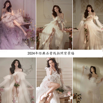 Indoor white wallpaper simple Korean style wedding photo studio background girly style white plaster line photo wall props