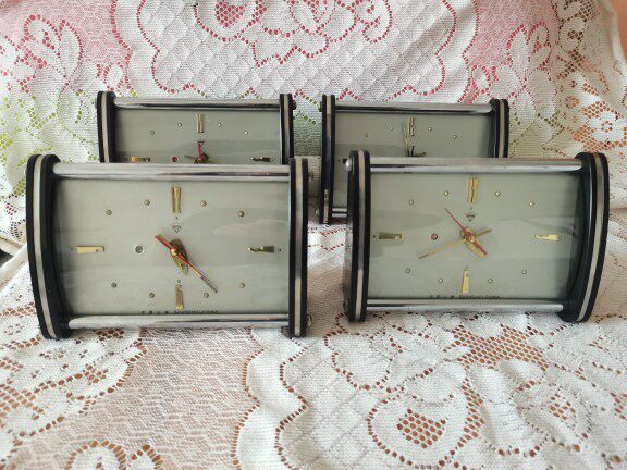 Has been maintained in Shanghai diamond brand alarm clock mechanical winding old clock nostalgic vintage associated pigeon Polaris