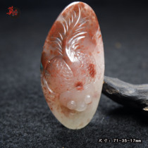 Chicken blood jade royal concubine material with abundant fish pendant for many years hand-carved white clip and red caviar pendant to attract wealth and transfer.