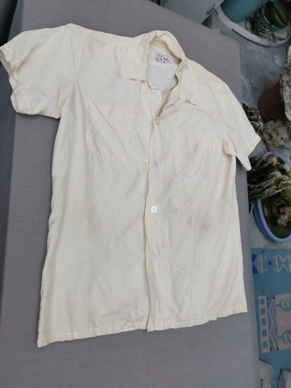 Old Hongluo Short-Sleeved Shirt from the 80S, Lion Ball Brand Men's Short-Sleeved Shirt, Made by Hangzhou Silk Garment Factory, Worn before