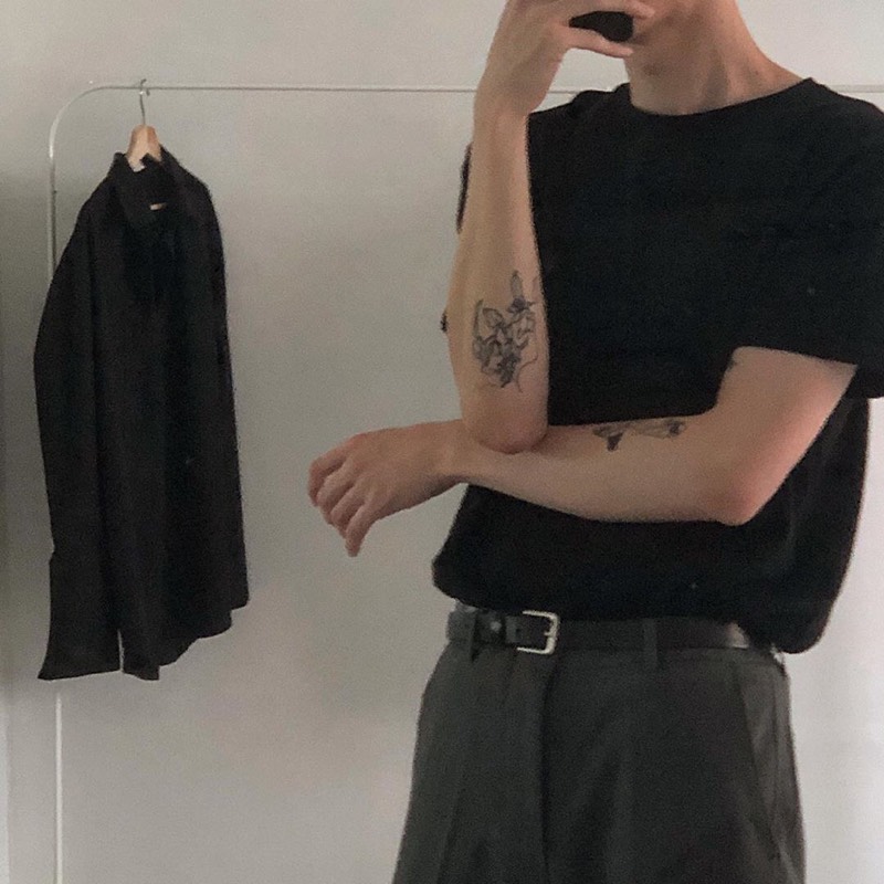 COLN homemade hand-made four seasons basic black and white Korean style loose version oversize small round neck short-sleeved T-shirt