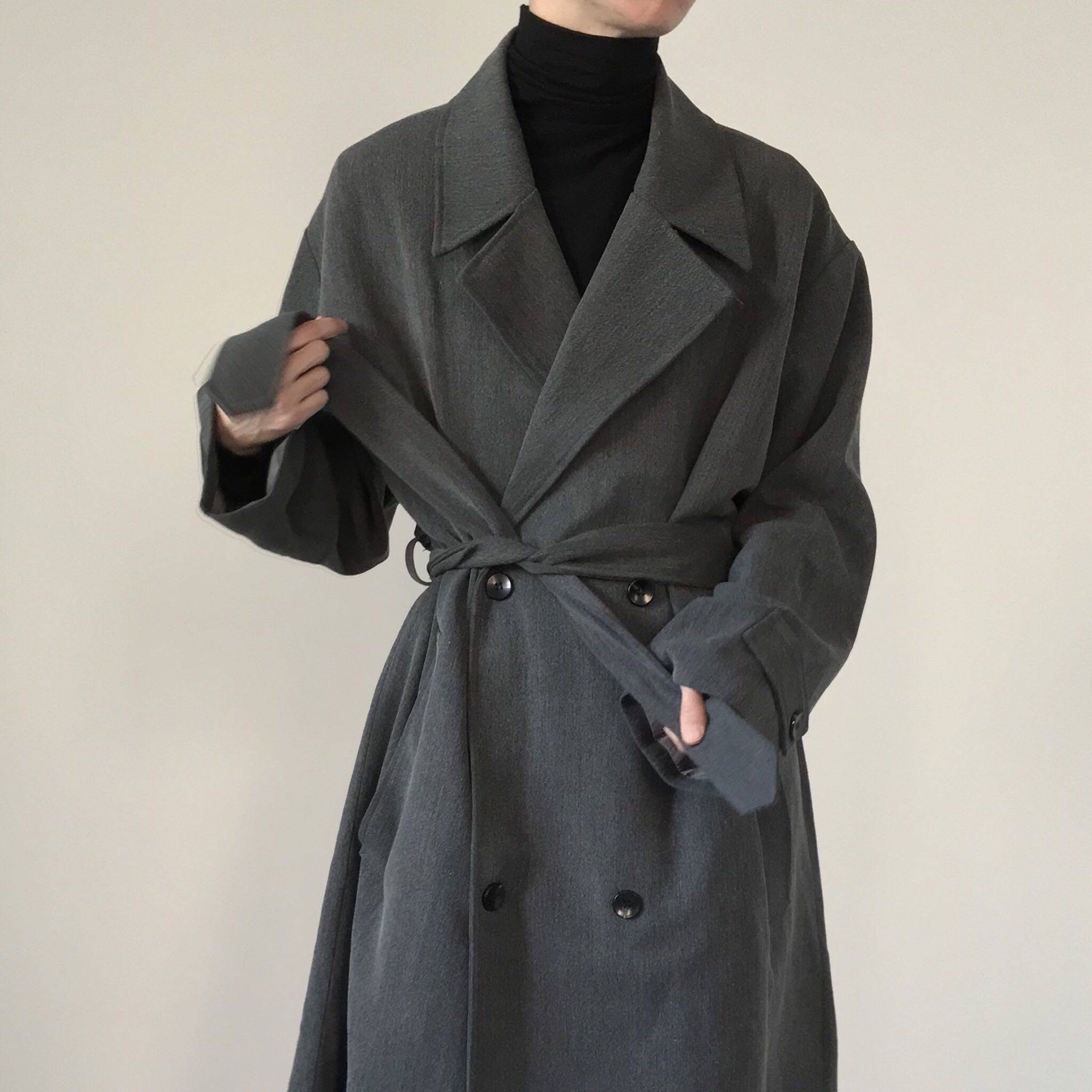 How does COLN not be an ordinary passerby? A double-breasted coat automatically enhances your sense