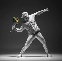 Spot Banksy Medicom Flower Thrower Boy Flower Thrower White Trend Toy Art Sculpture ornament