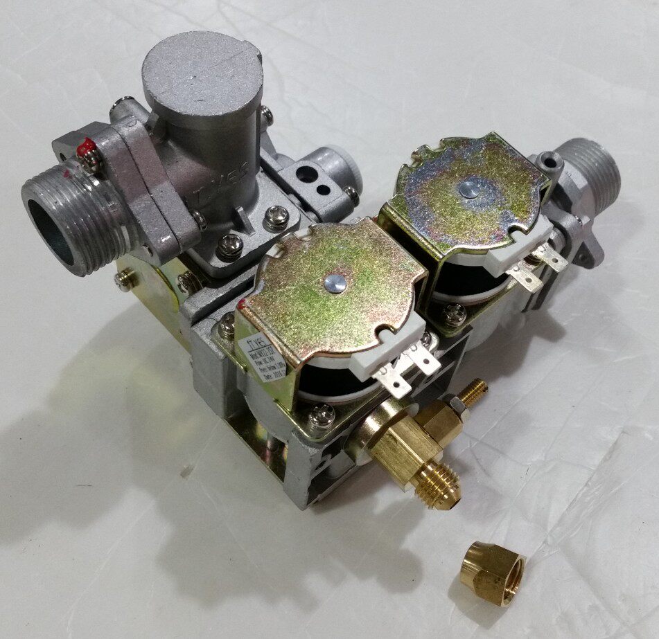 Cooking stove steam oven cabinet steam oven special voltage regulator double solenoid valve regulator valve 6 points with fire