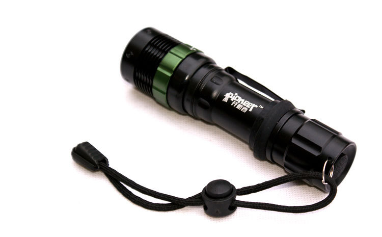 Trailblazer zoom sạc pin ánh sáng chói tầm xa LED cắm trại chiếu sáng nhôm không thấm nước đèn pin ngoài trời đèn lặn biển