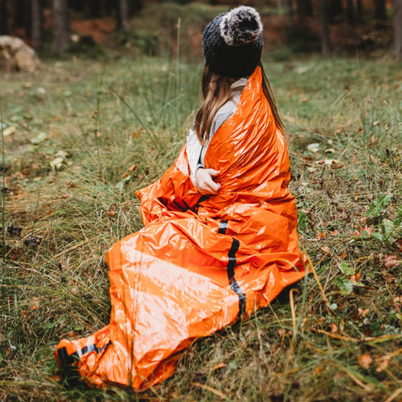Outdoor emergency sleeping bag insulation tent survival blanket space survival blanket first aid blanket insulation blanket to keep warm in the wild
