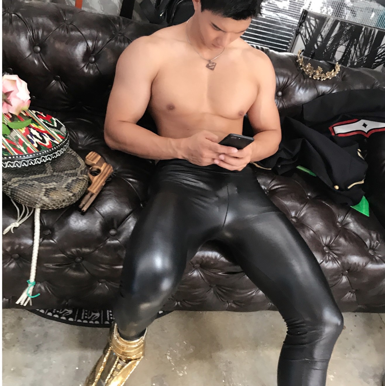 Men's autumn and winter warm leather pants stretch sexy tight imitation leather nightclub male model performance hairstylist can wear pants