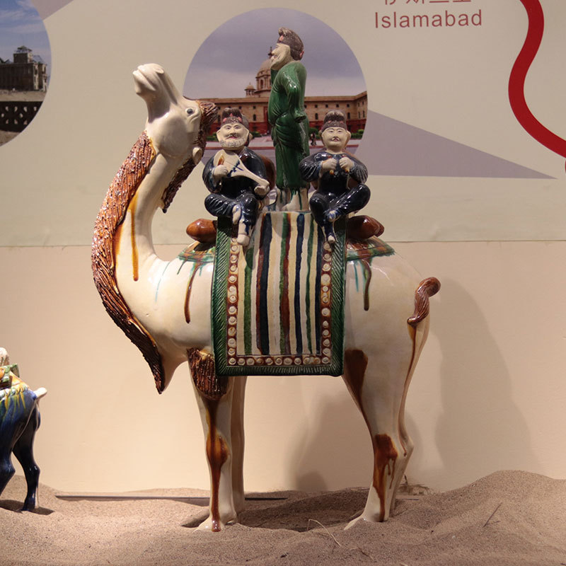 Antique Tang Dynasty Three-Color Camel Carrying Five Musicians, Musical Instrument Figurine, Chinese Ceramic Antique Decorative Gift