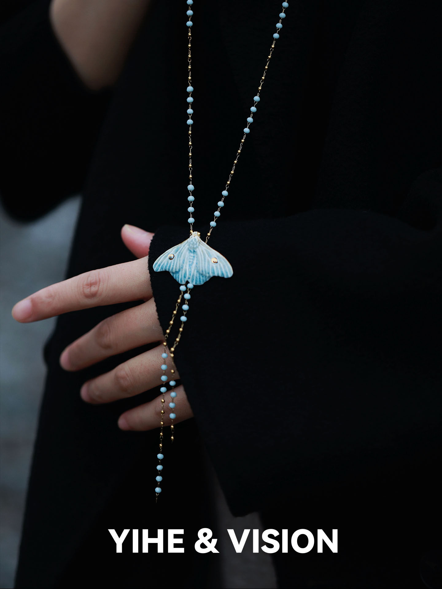 YIHE Yihe original design Ember Frost Moth, a good match for the literary niche, blue ceramic necklace, sweater chain