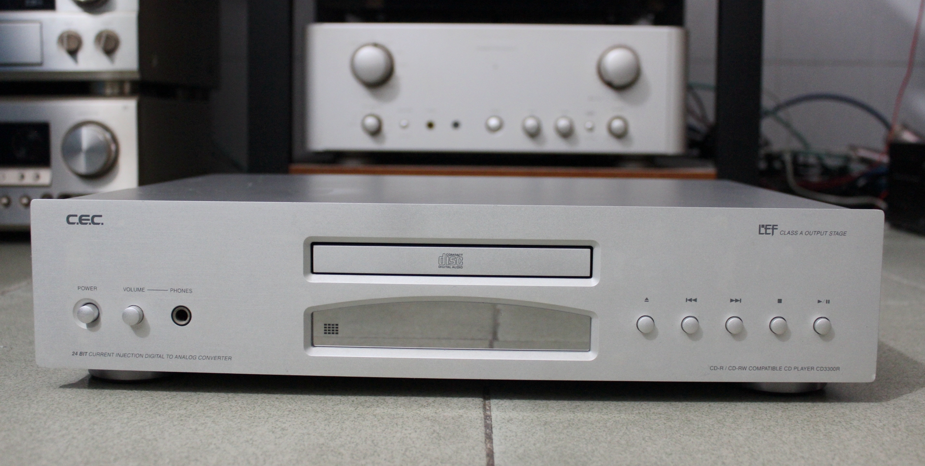 Original CEC CD - 3300R CD machine with fiber coaxial balance output zone original remote control