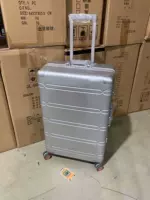 Серебро 8097 (корпус полностью из алюминиево-магниевого сплава) с небольшими дефектами