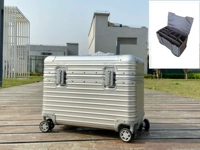 Роскошное серебро (закругленные углы), полностью алюминий + губчатая подкладка.