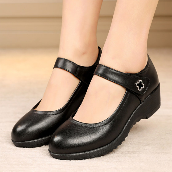 坡跟单鞋女真皮软底女士红色皮鞋圆头妈妈跳舞鞋魔术贴女鞋工作鞋