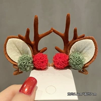 Шерстяной красный и зеленый шарик рога-коричневый