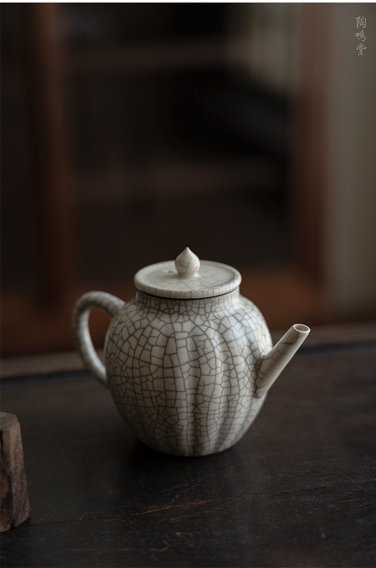 Jingdezhen ceramic teapot with plant ash glaze rushed the teapot single pot of tea, kungfu tea set start small