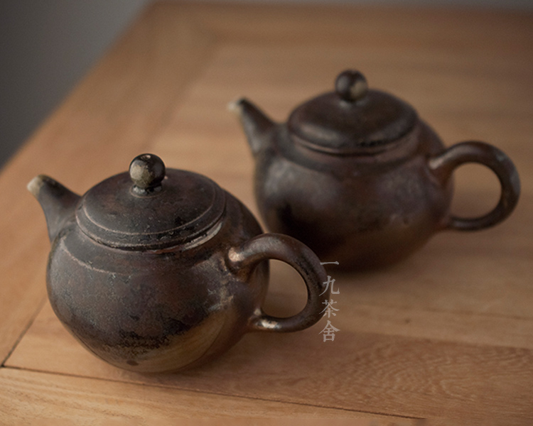 Taiwan yong - hui wu firewood teapot checking ceramic teapot single pot teapot household kunfu tea tea set collection