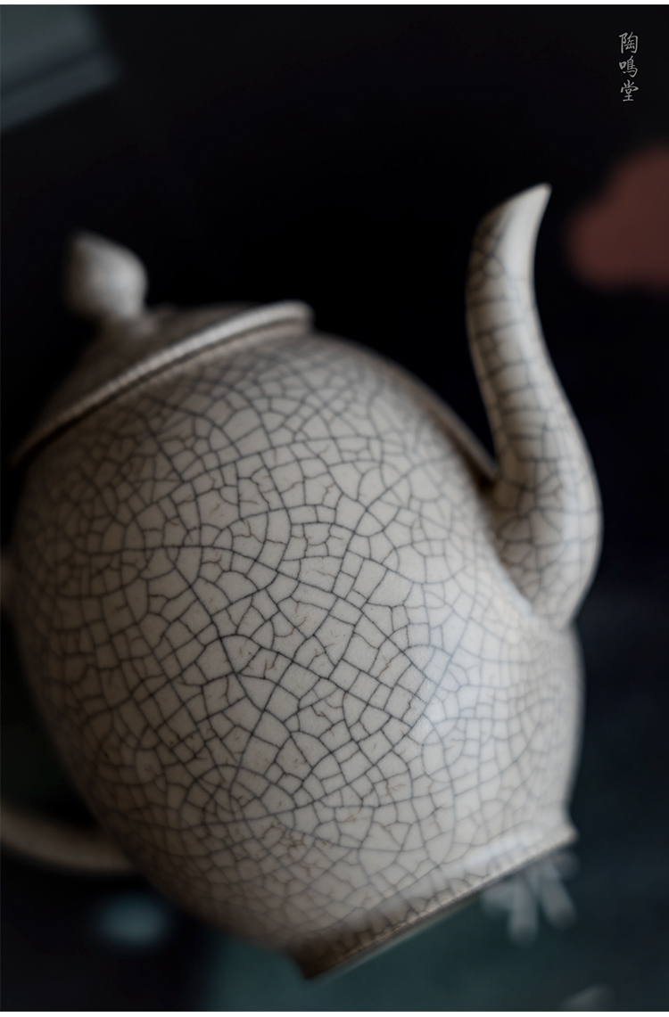 Jingdezhen ceramic teapot with plant ash glaze rushed the teapot single pot of tea, kungfu tea set start small