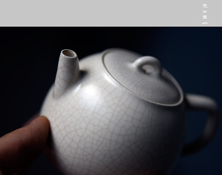 Jingdezhen soda glaze white clay teapot household ceramics single pot, kettle flush the teapot on small tea to tea