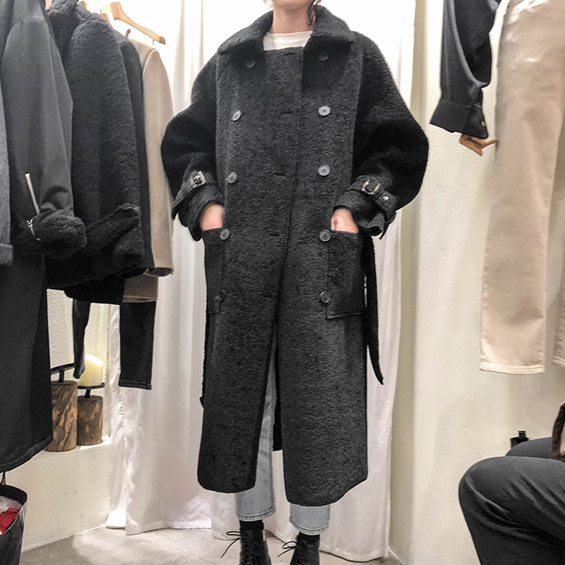 2021 Winter relaxed medium long version of fur integrated square collar large coat double-row buttoned lamb fluff thickened jacket female tide
