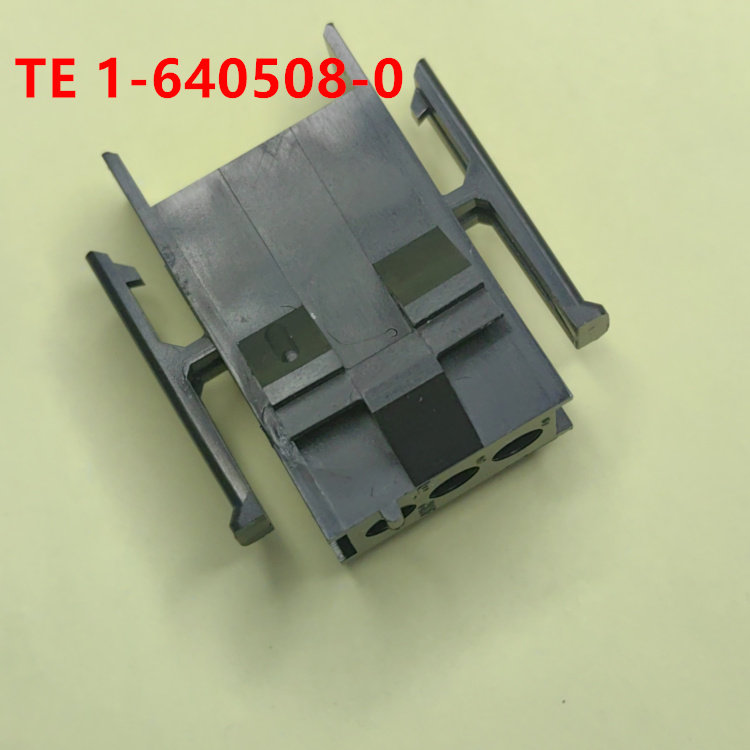 TE 1-640508-0 黑色机床3孔母头 面板安装带翅型 可直接拍